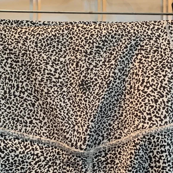 Athleta Salutation II Textured Tight Black and White Leggings - Picture 9 of 9